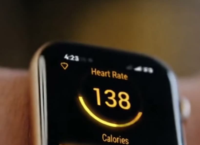 Live heart rate on a wearable on the wrist, mid-session